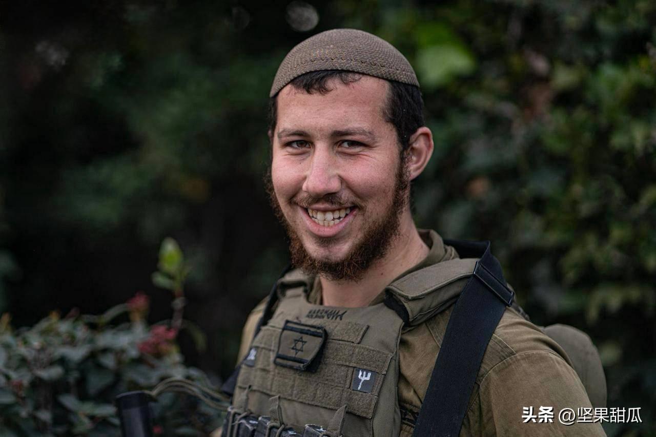 这个人以色列藏不住，来自康涅狄格州纽黑文的士兵摩西·伊扎克·哈科恩，服役于伞兵旅
