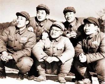 1985年1月15日，在老山145阵地执行战斗任务途经908高地时，遭遇敌炮击，