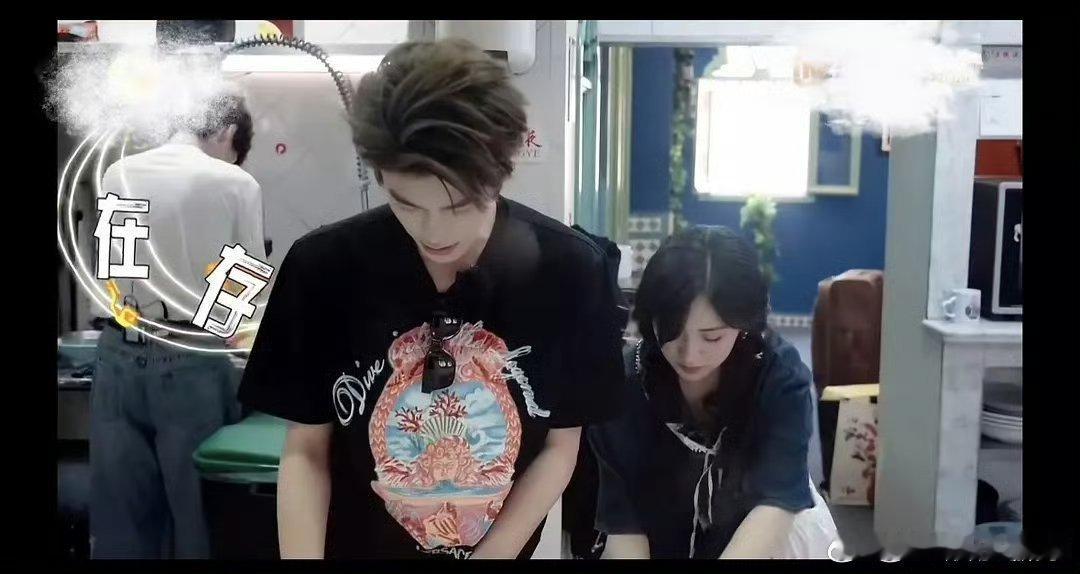 丁禹兮和沈月这体型差，有些磕到了 ​​​