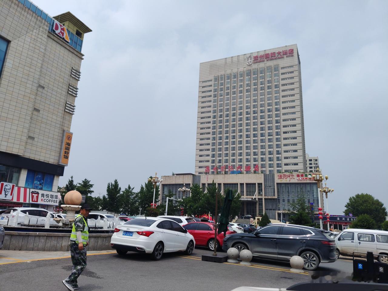这三个地方距高铁滦河站，都十多华里 很方便。而我们的家乡距滦州古城和滦州新城都是