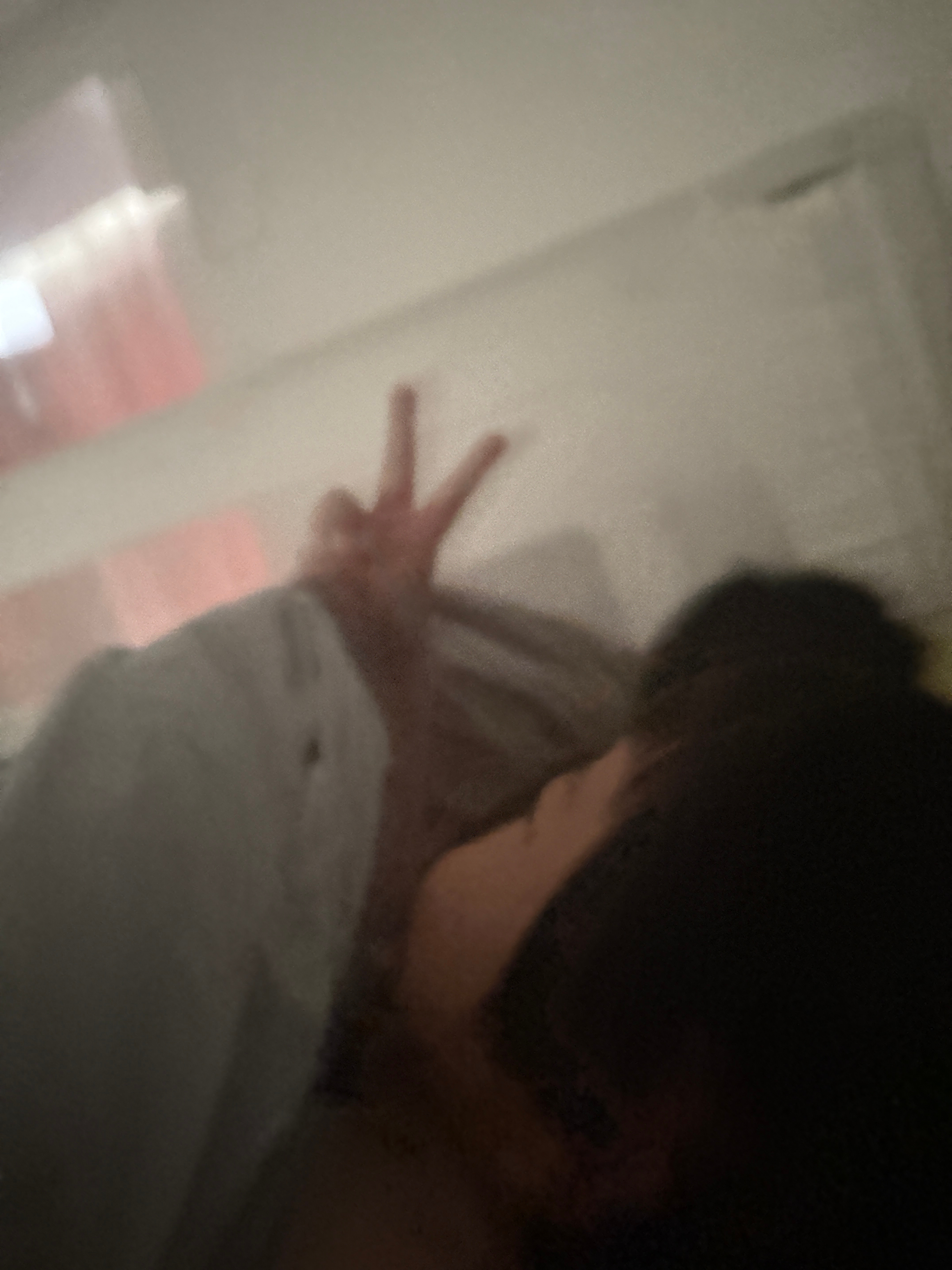 昨天还说要让妈妈休息今天就猛踹妈妈的肚皮