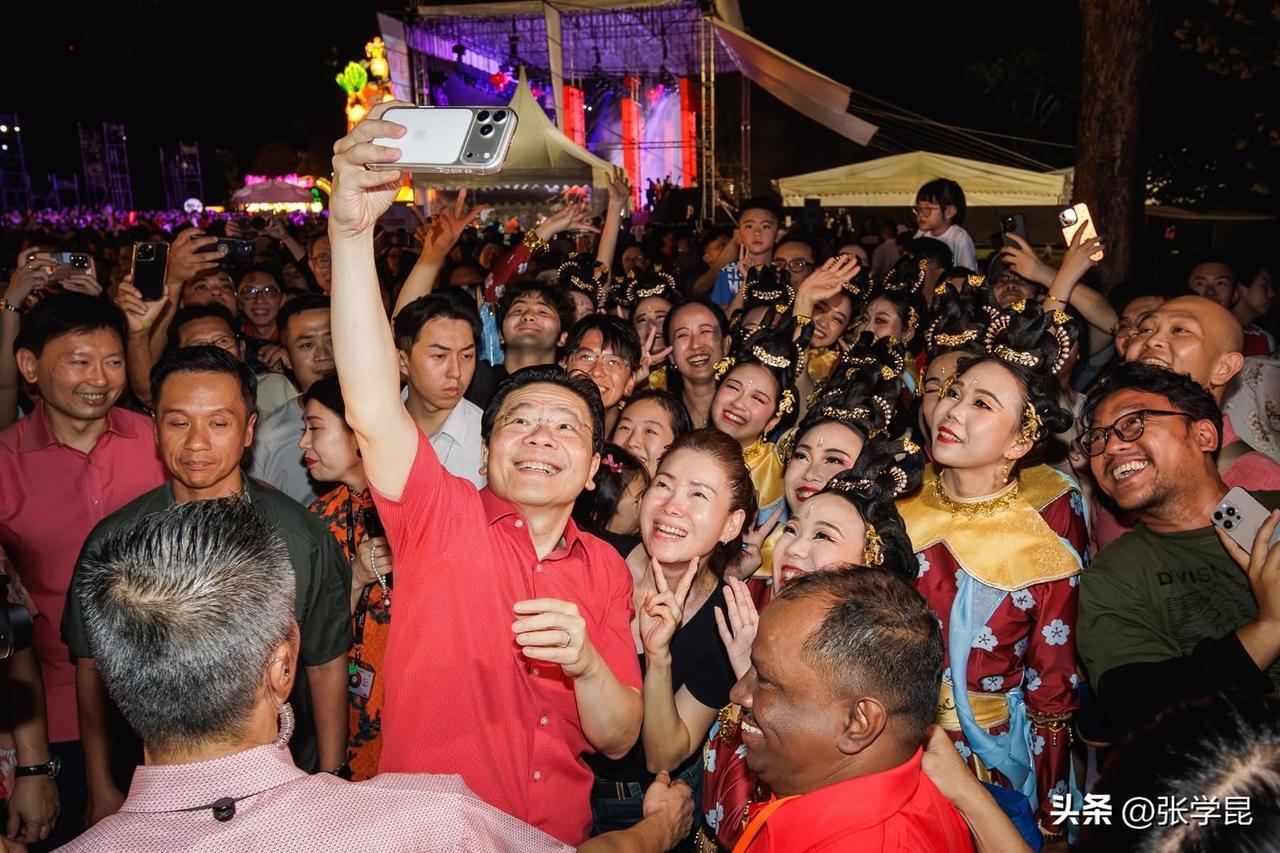 新加坡总理黄循财今天发文说：“新年快乐！🧧 祝大家马年喜乐，安康顺遂，万事兴旺