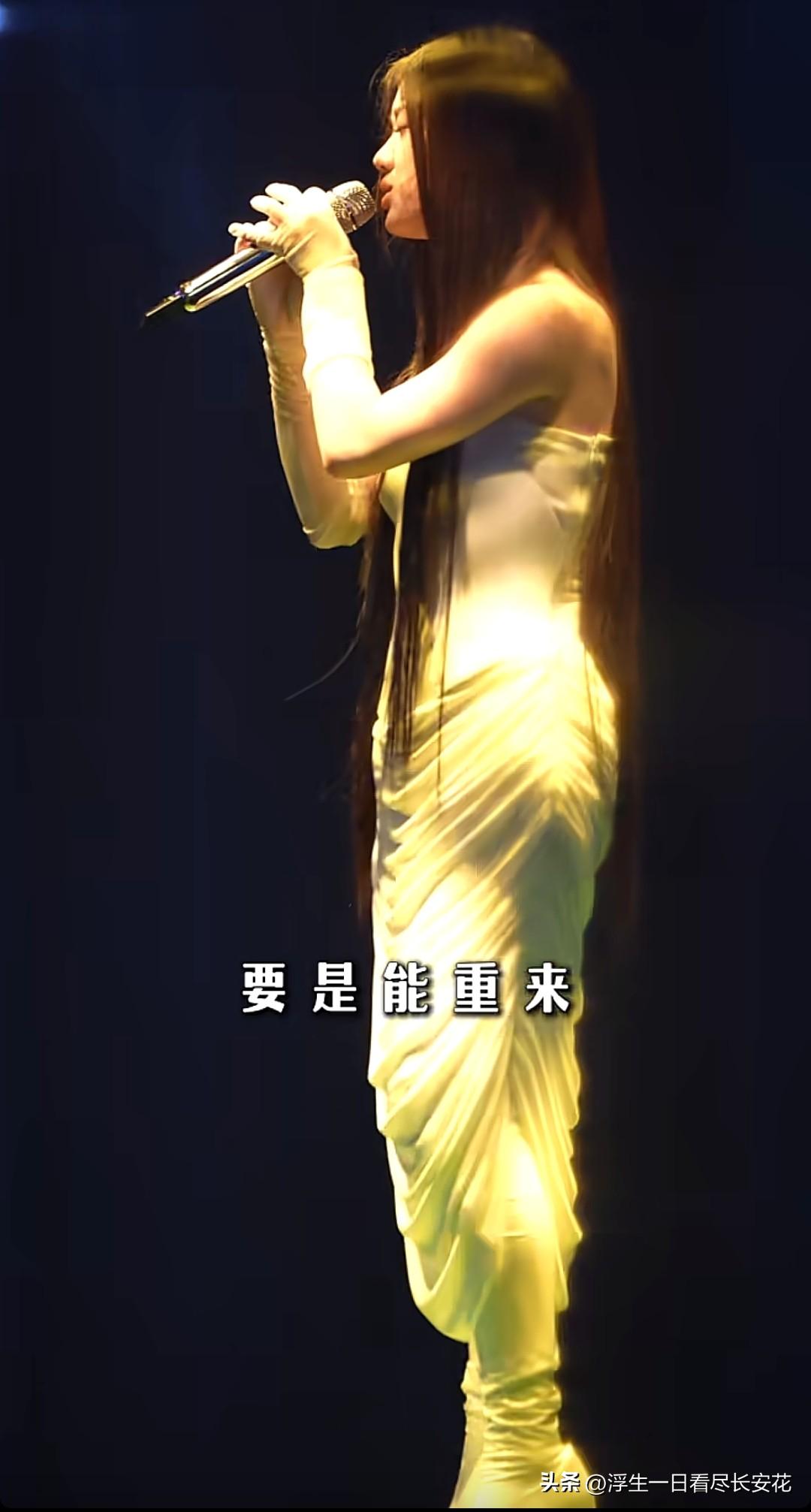 怪不得李荣浩这么生气，单依纯这次翻唱的《李白》实在是太难听了！我小脑萎缩了又一缩