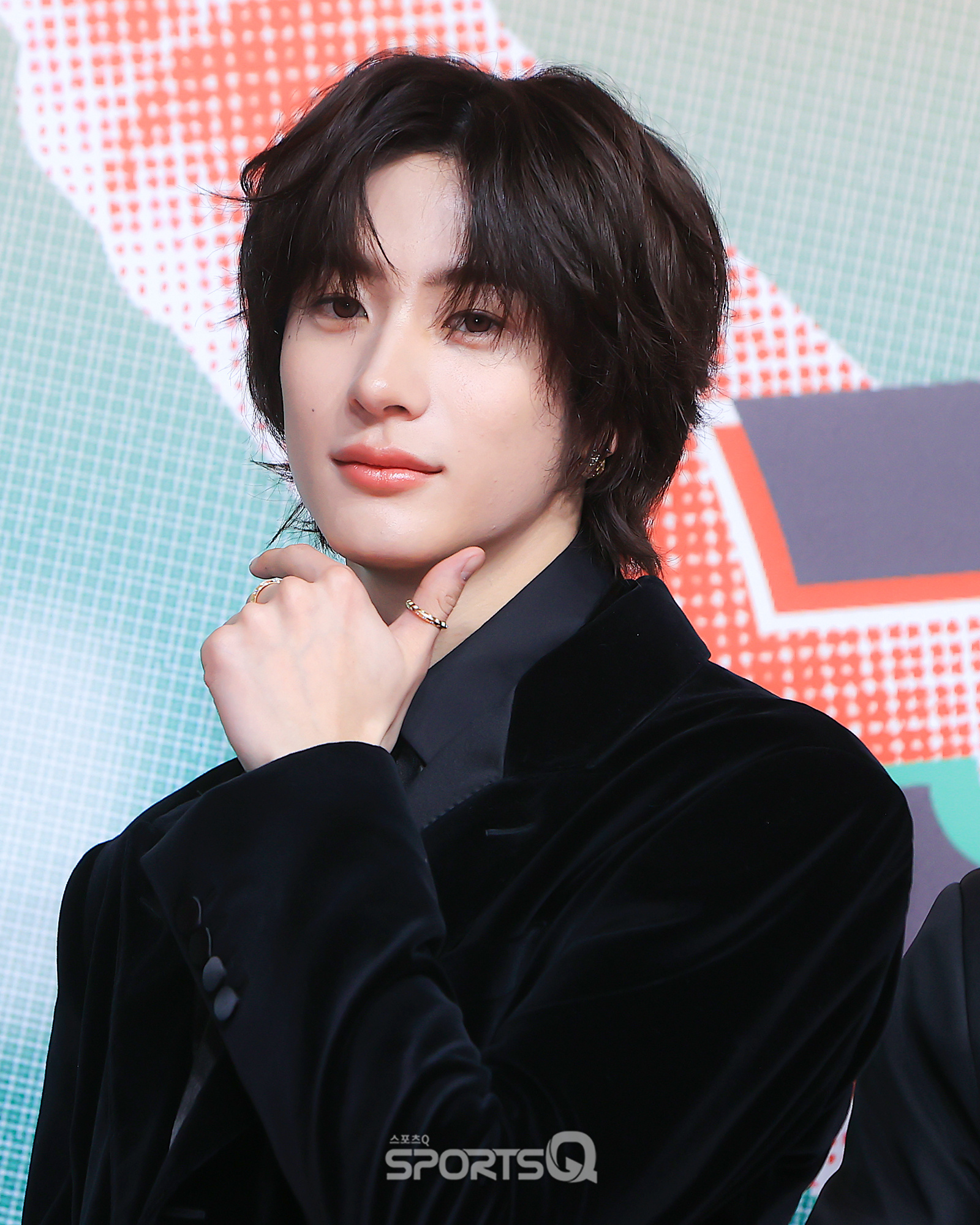 新闻方刚发的更高清新闻图，已被李灿荣帅晕… 