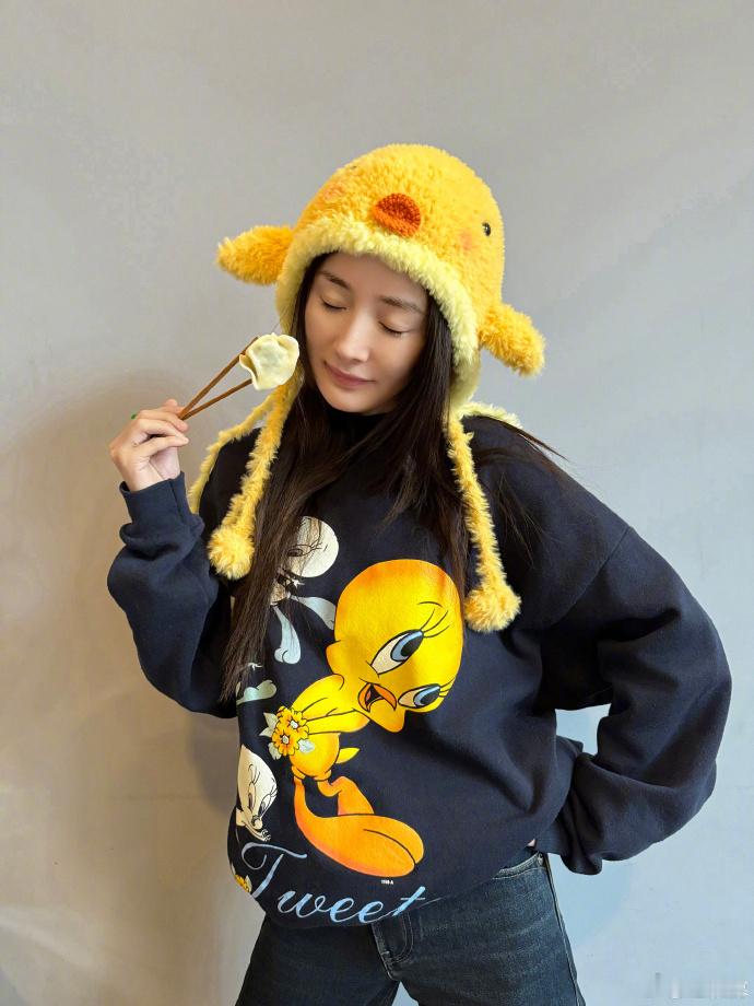 杨幂冬至发了4张照片  杨幂冬至明信片   杨幂冬至所发的四张照片，开启了粉丝们