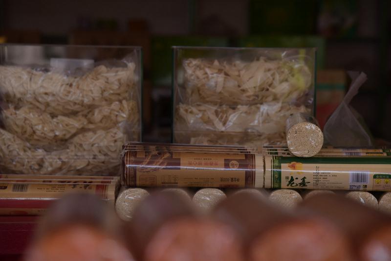 杨广真不一定像历史说的那么昏庸无道。
杨广在位时干了不少大事。他下令开凿大运河，