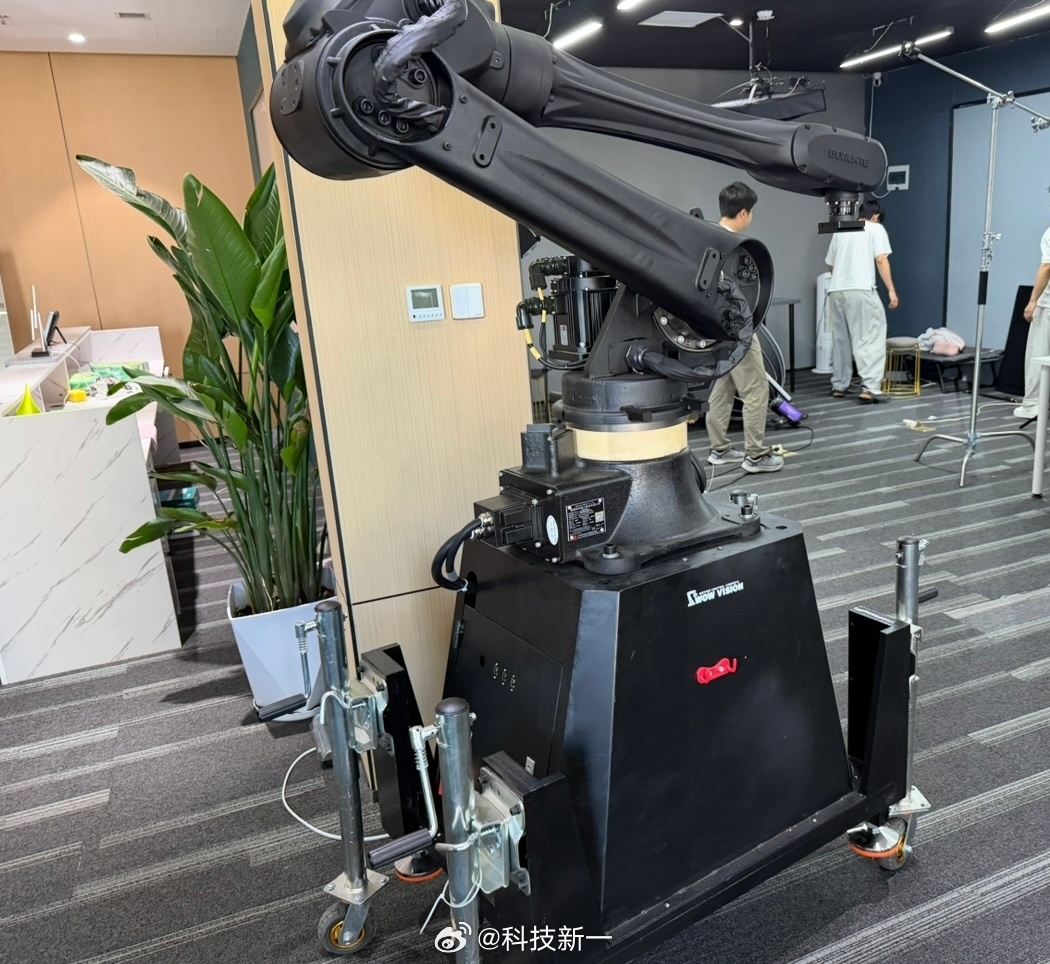 我司的新器材，价值一辆小汽车，将大幅提升我司拍片能力