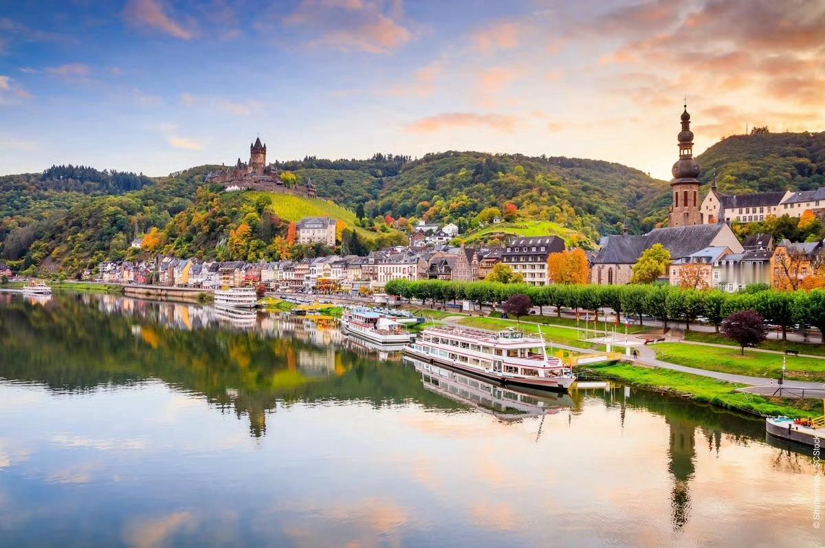 【这里是德国】德国最美古镇系列·科赫姆(Cochem)。科赫姆是摩泽尔河谷被帝国