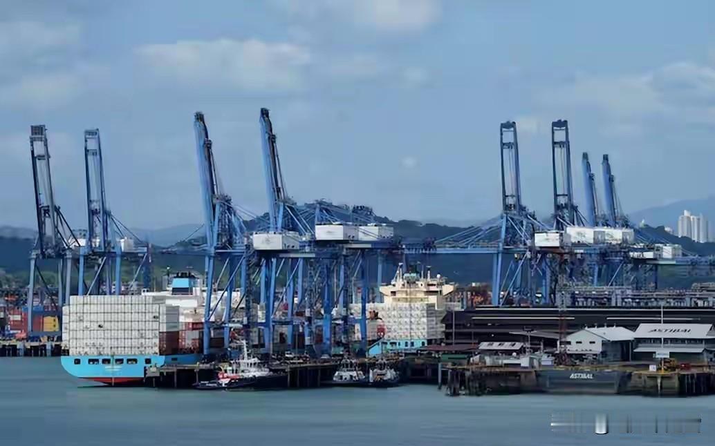 港口非抢不可，第三国接手中资港口，李嘉诚发声，中方咬死一句
 
2026年开年，