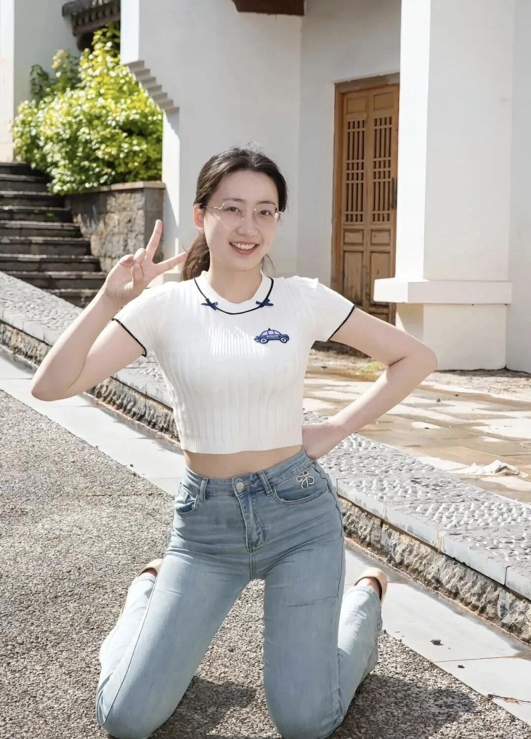 技术活，不靠脸。掌握构图与光影，你也能拍出故事感十足的大片。每次路过那些有年代感