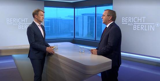 霍尔木兹海峡的封锁不会持久的，欧洲、日韩，乃至海湾国家，都不会允许海峡被美伊持续