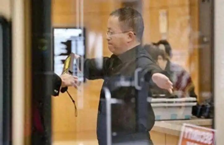 2024年7月，被美国用"钓鱼执法"整整扣了九年的中国芯片专家张浩，终于踏上了祖