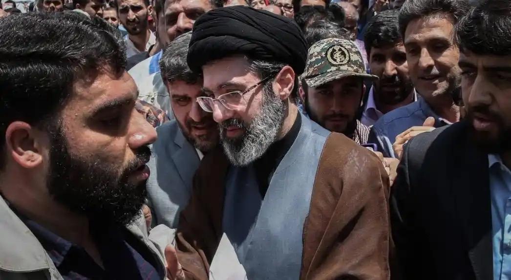 伊朗如果现在就举行最高领袖的选举，那大概率还是哈梅内伊的人当选。

伊朗法尔斯通