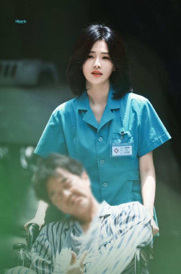 白鹿粉丝对《开到荼靡》妆造不满！
白鹿新剧《开到荼靡》短发造型引粉丝不满，粉丝认