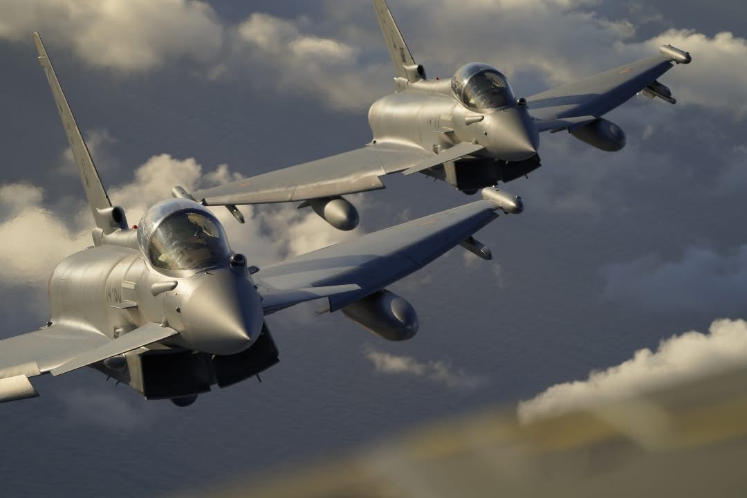 今日台风 早安西班牙空军第14联队（Ala 14）台风Photo credit: