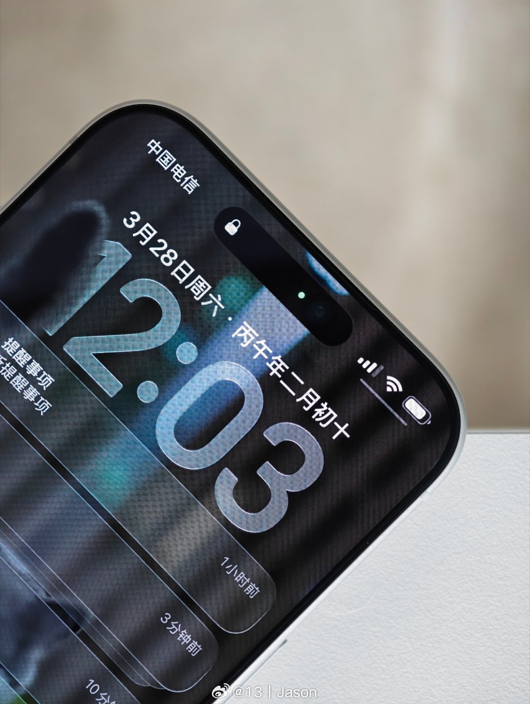 大康的 iPhone 贴膜还是好使，3D 热弯巨好贴，巨丝滑。一直都觉得，贴膜之