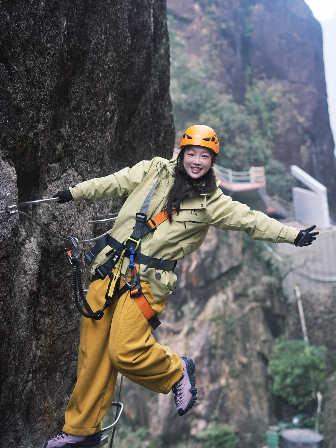 莽山五指峰⛰️人！不要内卷了来莽山看云卷吧～