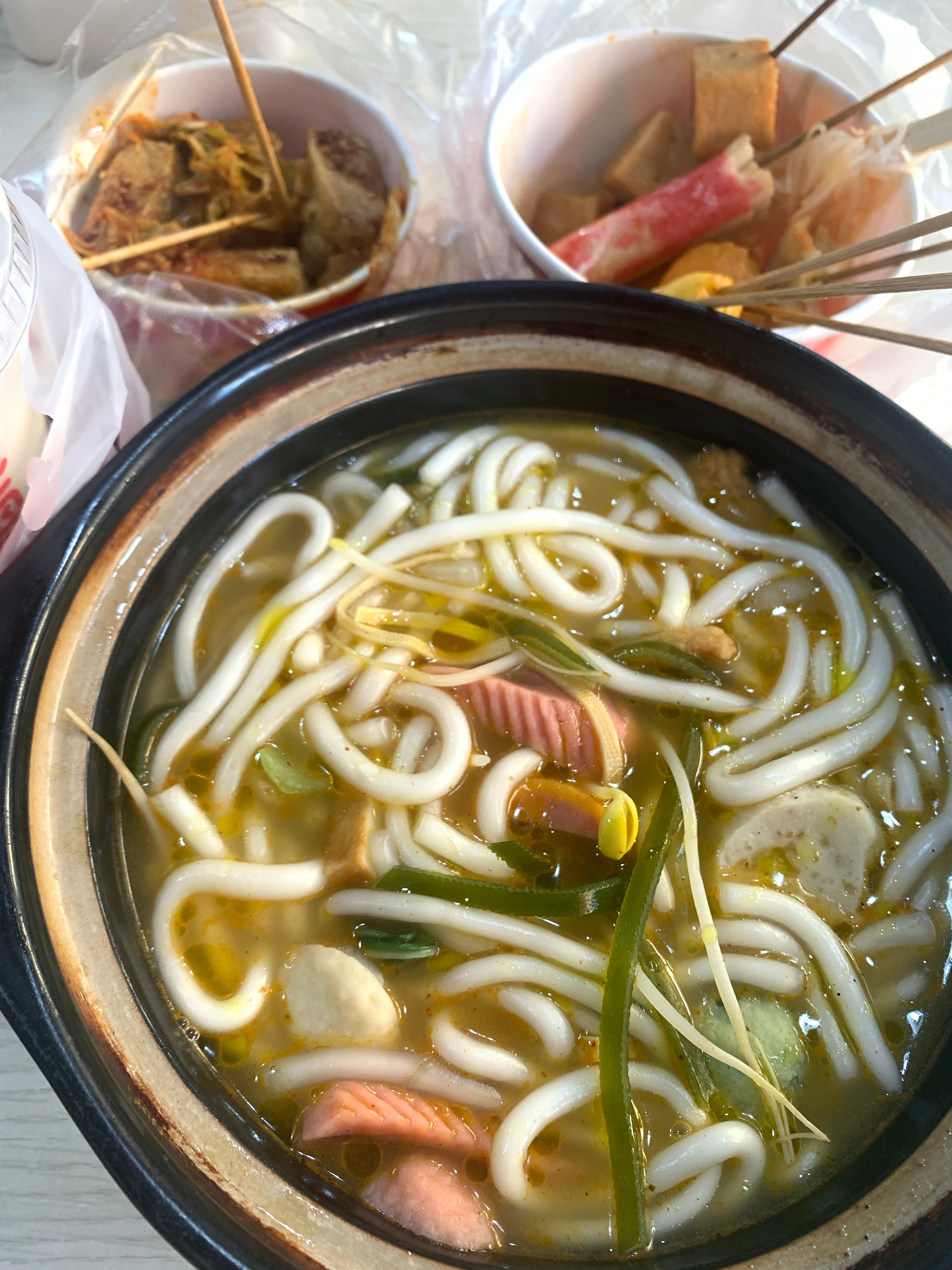 一份很美味的土豆粉和一份好难吃的关东煮…… 