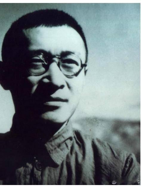 王稼祥：那个在担架上改变中国命运的人

1972年夏天，北京东城一座小院里，66