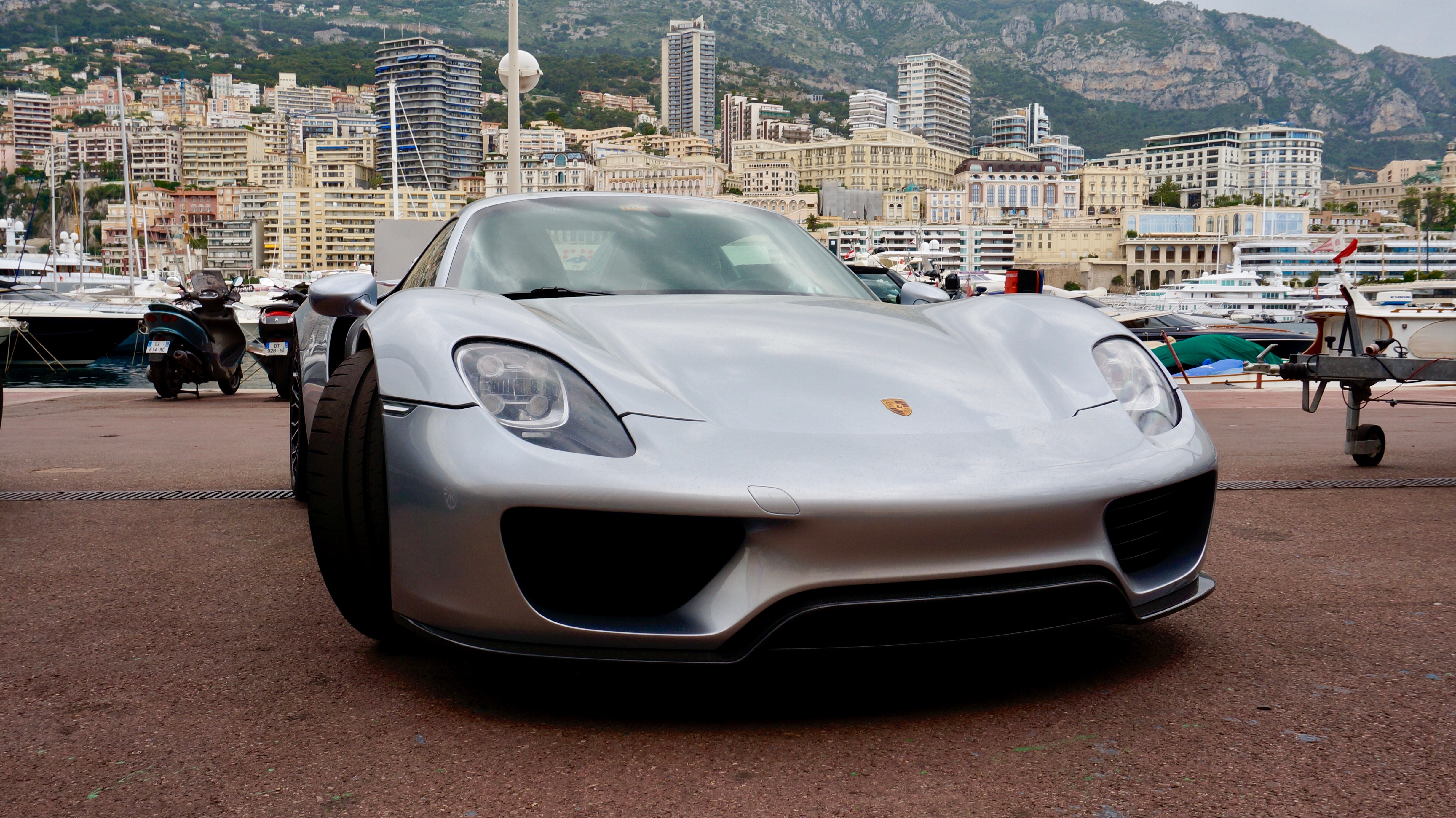 #shen车视界# 继续分享街拍，2019年，在摩纳哥偶遇918[爱你] ​​​