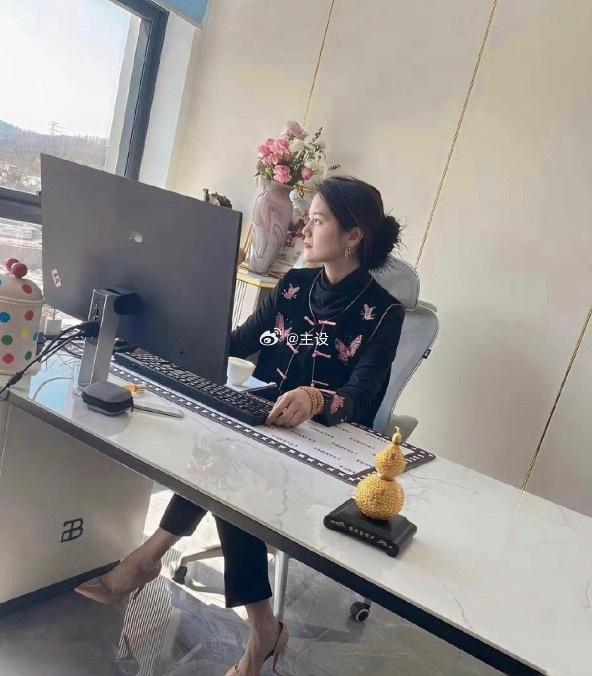 一位女老板的办公室，这才叫成功女士。 