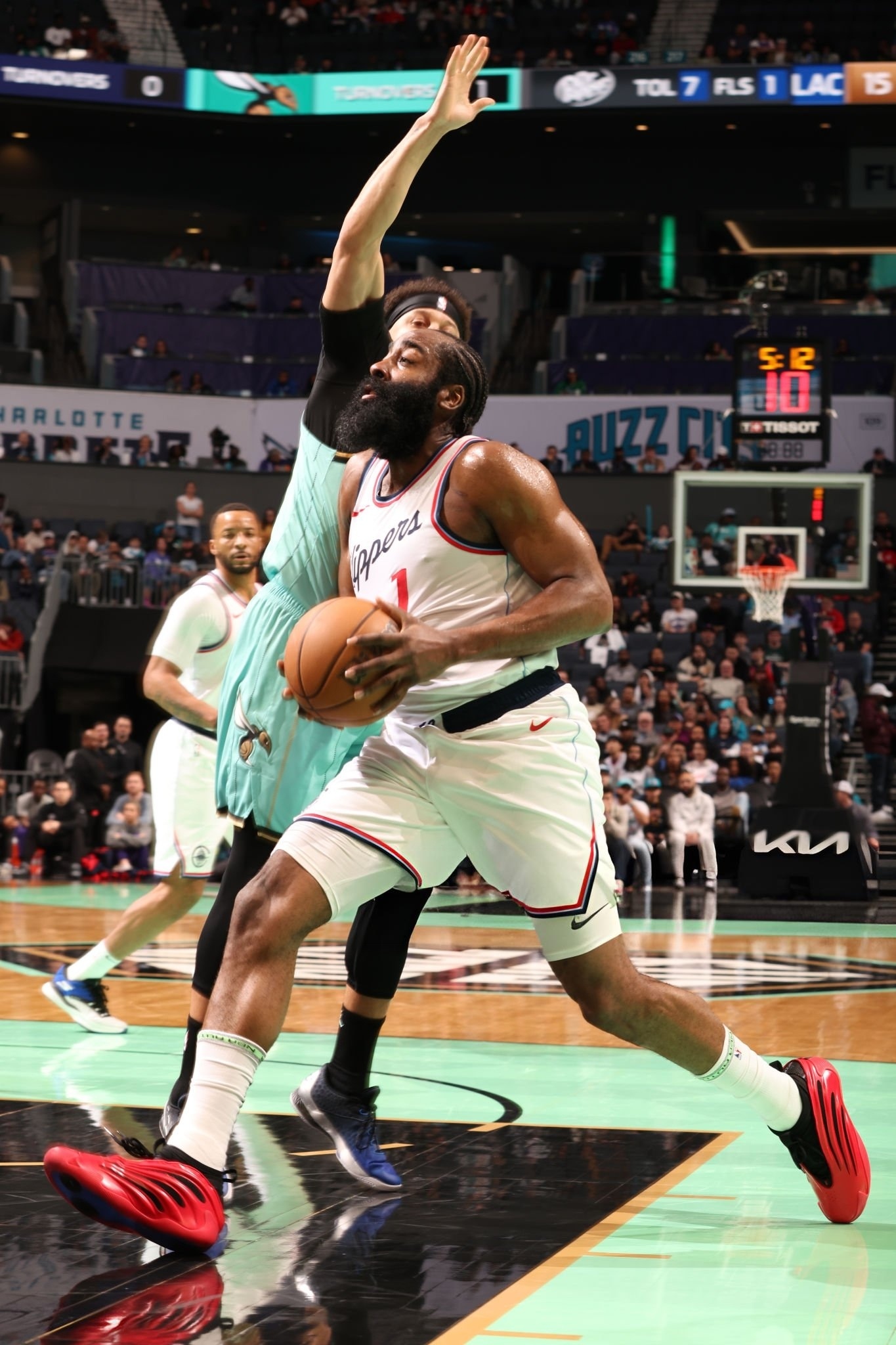 SNEAKERS ON COURT  James Harden 🔥📷: Ke