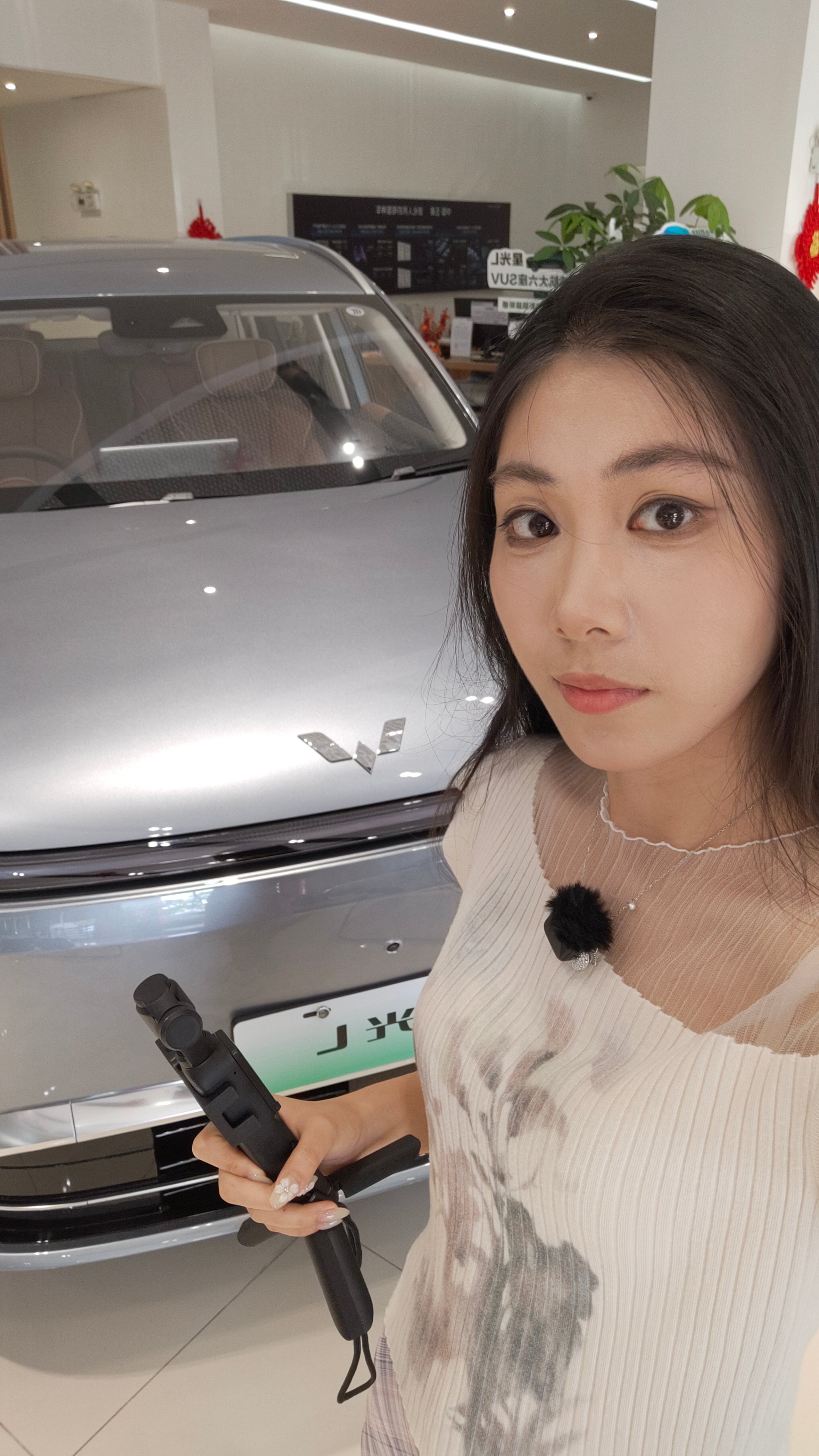 今天小助理去深圳给探店了，美女的妆造也太美了啦明天给宝宝们分享星光L真实感受
