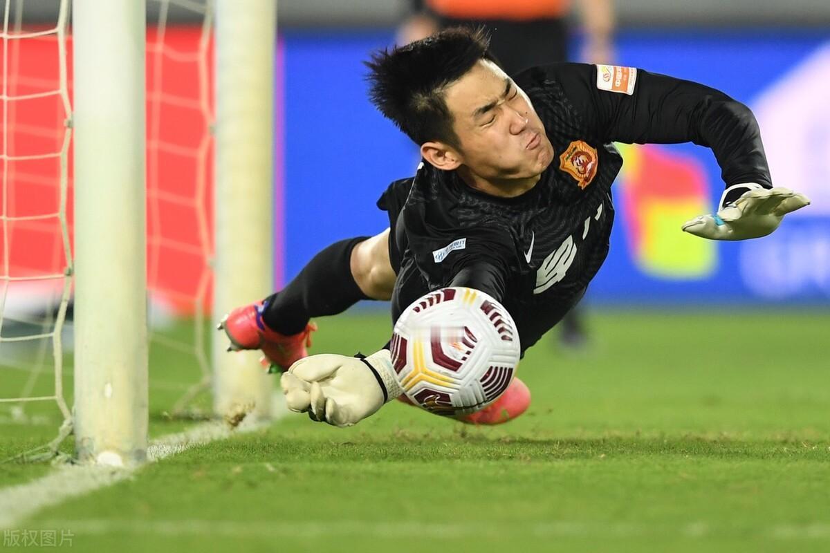 中国队能否顺利晋级2027年世界杯，这真的很难说。从过往表现看，中国足球的成绩一