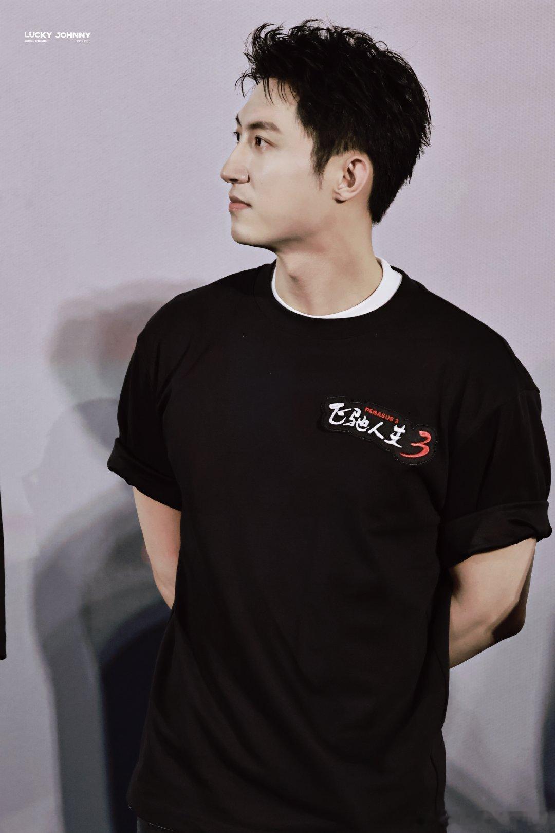 三个黄景瑜都吻上来了《岁月有情时》里的张小满真的情绪起伏特别大，九十年代东北大院