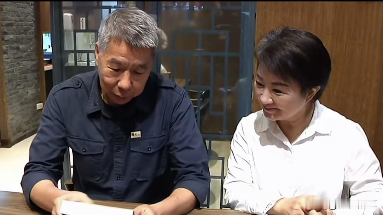 张亚中去拜访卢秀燕了。

这次国民党主席轮替竞选，虽然卢秀燕没有发表多少言论看法