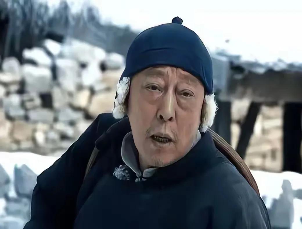 以文艺之名行历史虚无之实，是当前尤其值得警惕的一种错误倾向。部分作品罔顾历史真相