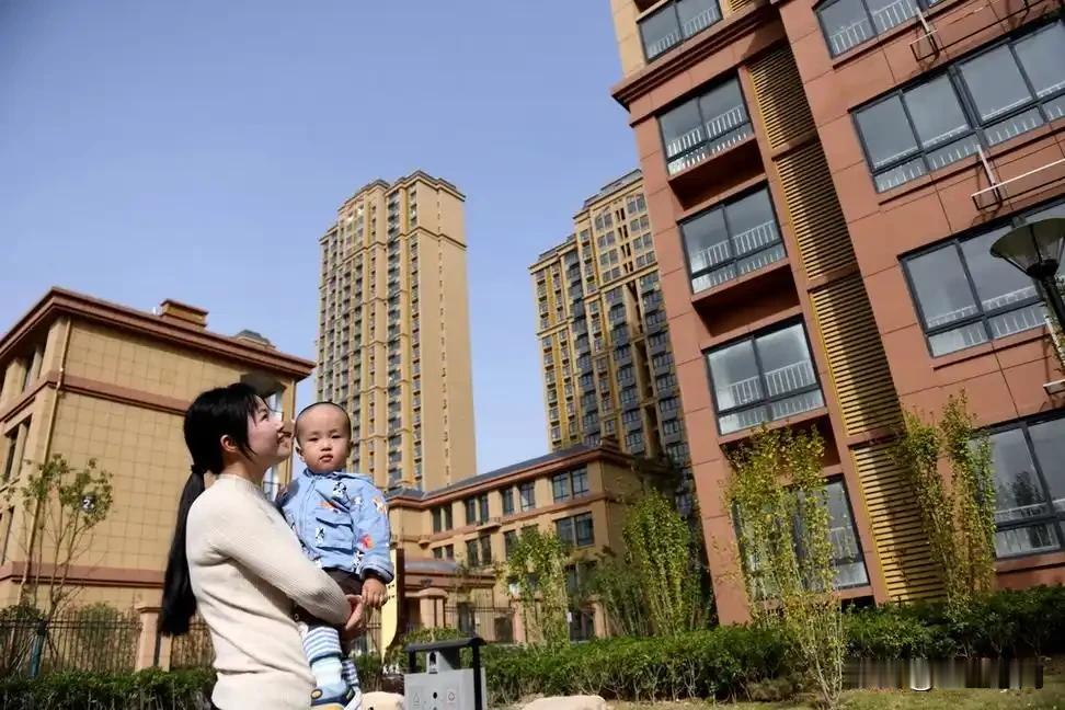 一位著名心理医生说：“老婆是用来干嘛的？第一个用来陪你玩解压的。第二个用来给你亲