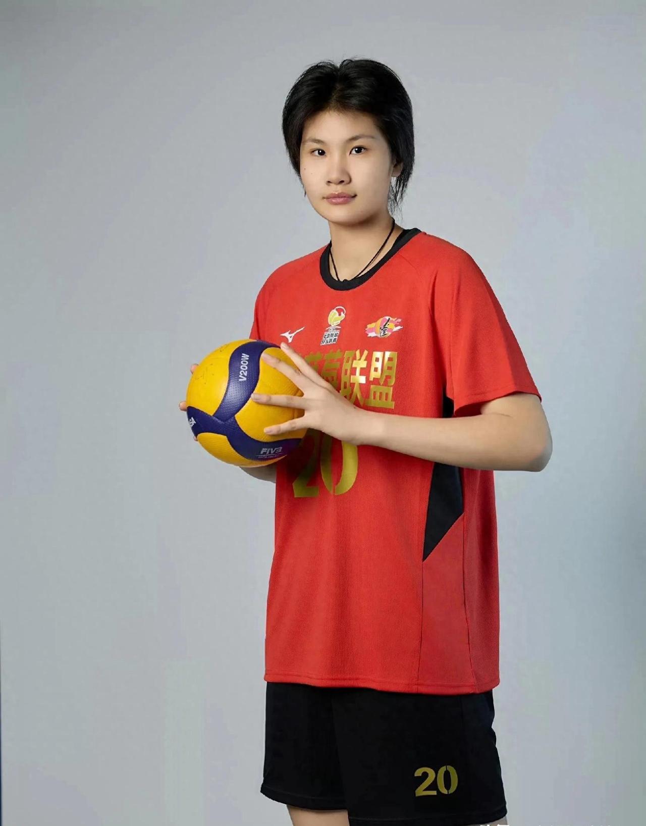 辽宁主攻杜秋爽:“我已退出辽宁女排，今后和辽宁女排再无关系。”看来，辽宁女排内部