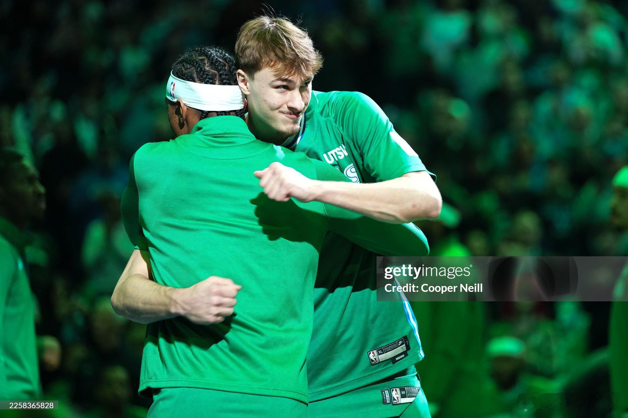 MFFL 上半场结束，我牛58比59落后黄蜂。大家来说说观赛体验。黄蜂vs独行侠