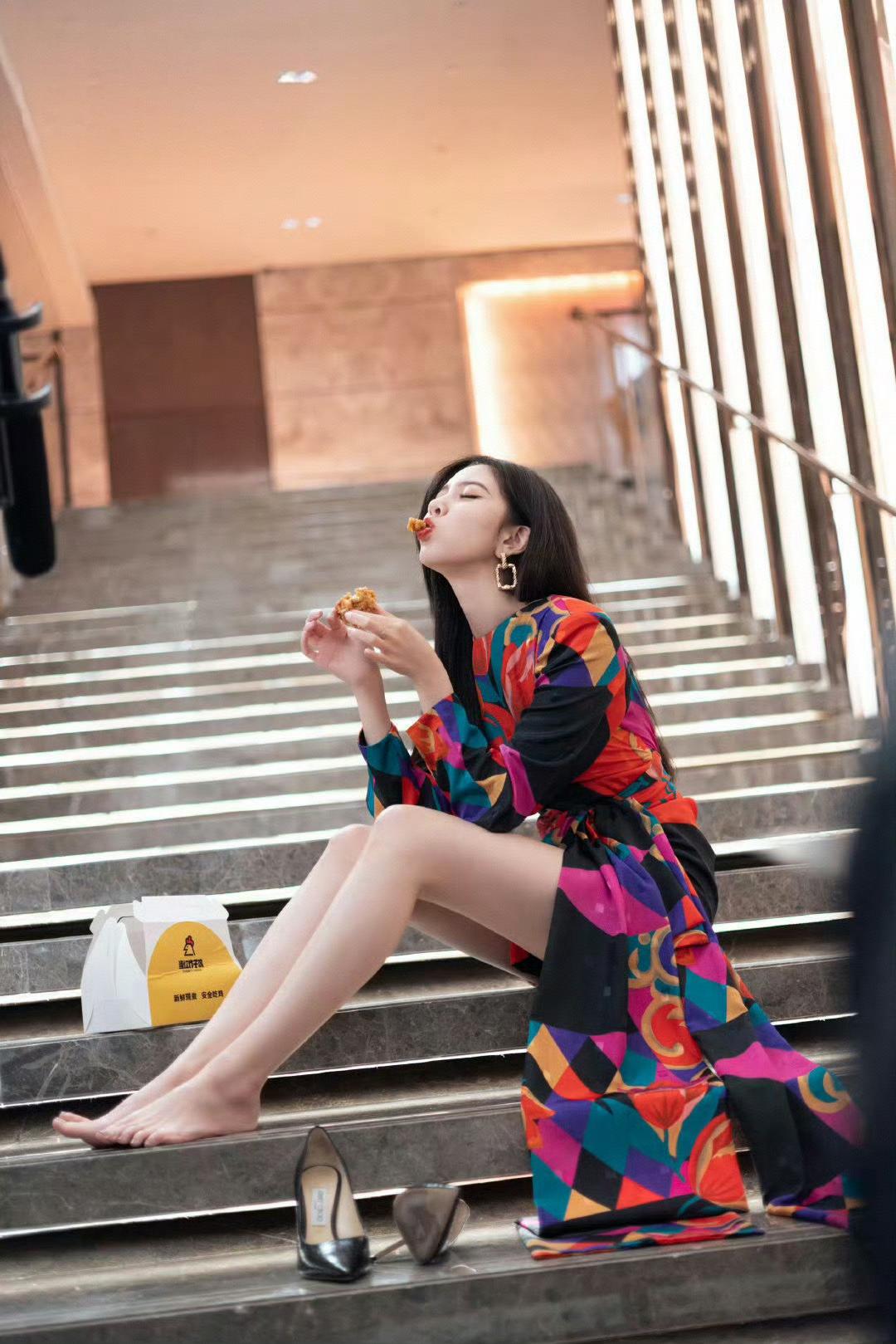 我的漂亮“吃货”女朋友