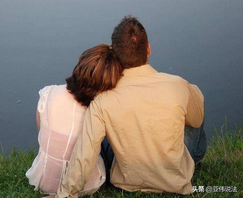 这种女儿不要也罢！河南郑州，31岁女儿和00后男友恋爱半年，提出要结婚，父母本来