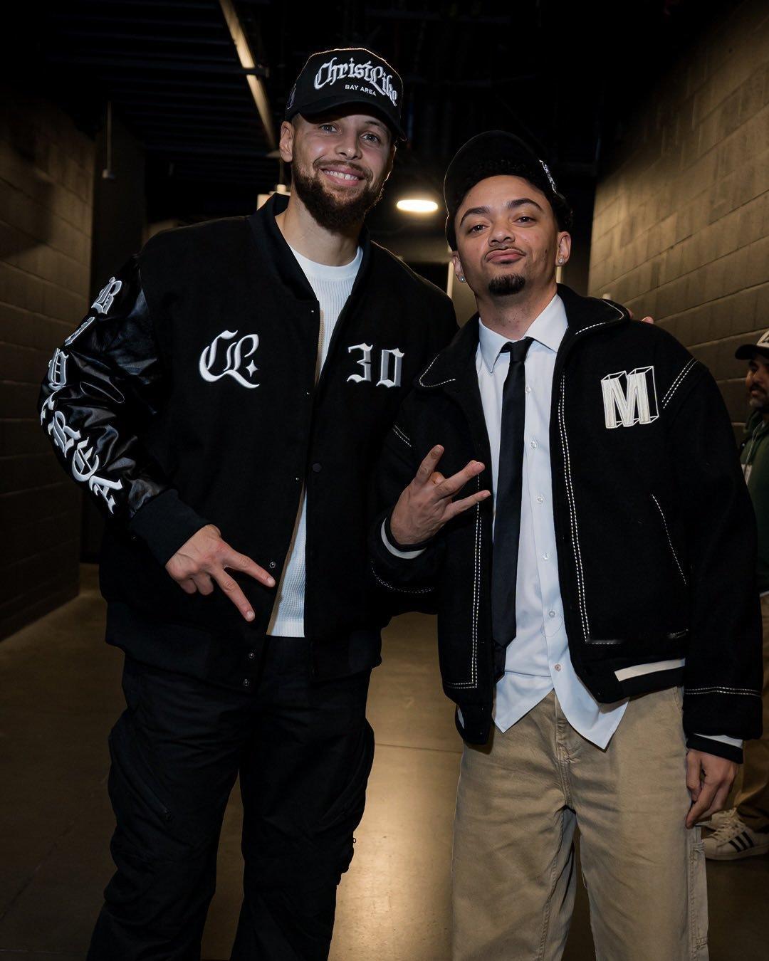 中场休息发三张帅照勇士vs雄鹿库里