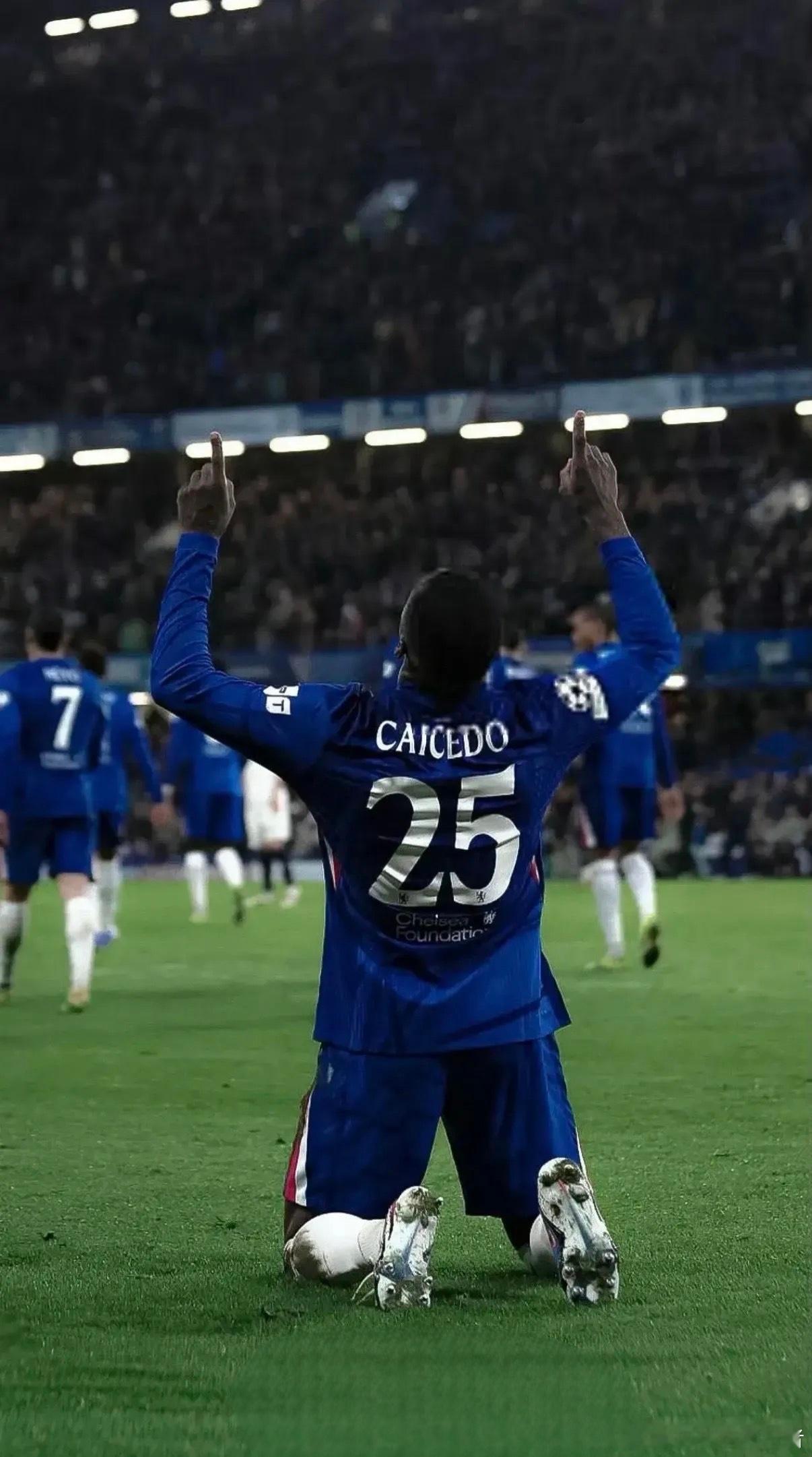 凯塞多与切尔西续约至2033年，涨薪长约锁定中场核心切尔西官方宣布，24岁中场凯