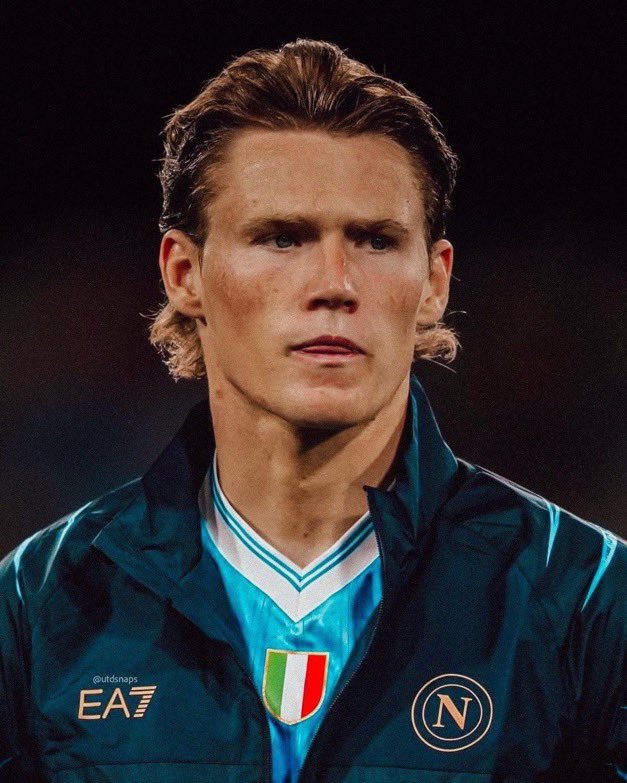 当曼彻斯特的阴雨变成那不勒斯的阳光，一个男人会变成什么样