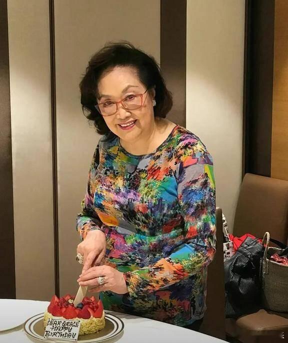 曼波女郎主演葛兰去世葛兰逝世 据港媒，传奇影星葛兰于8月3日下午安详离世，享年9