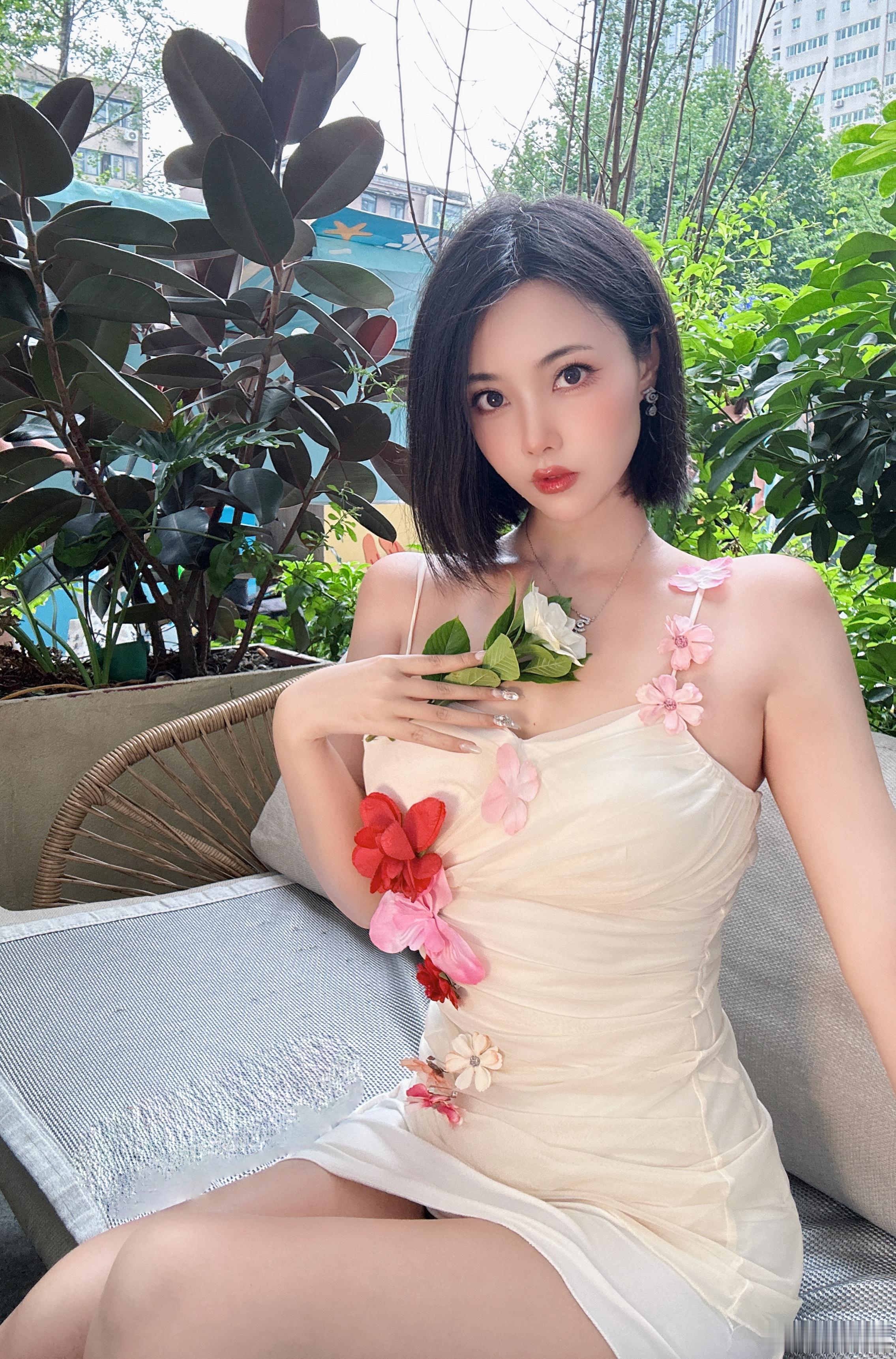#天气这么热我们迟早会熟的#  ​​​