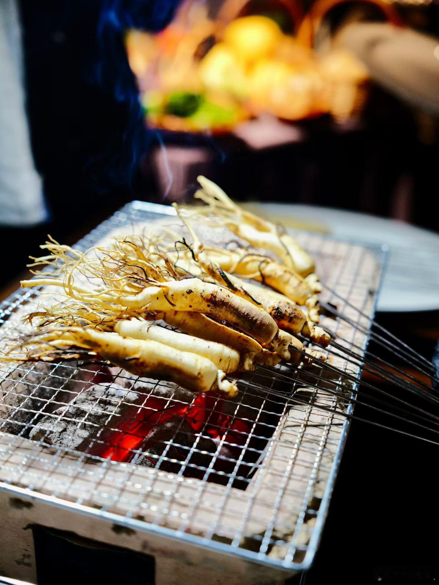 📍虹潮荟·荣餐桌上的地理美食全国各地开店的赖总，有优势搜罗各地特色的优质食材，