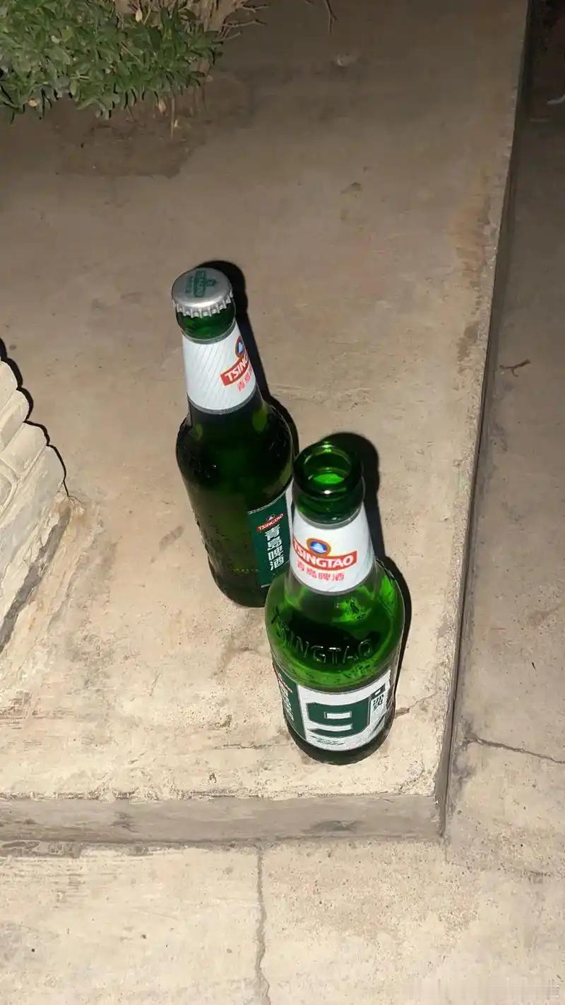 好好吃饭，好好饮酒让我们与青春作伴，活得潇潇洒洒~~ 