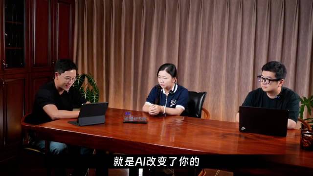 #视频播客开麦计划# #第一个视频播客# 
你以为是自己在做选择，或许一切早已被预先决定。内容抛出尖