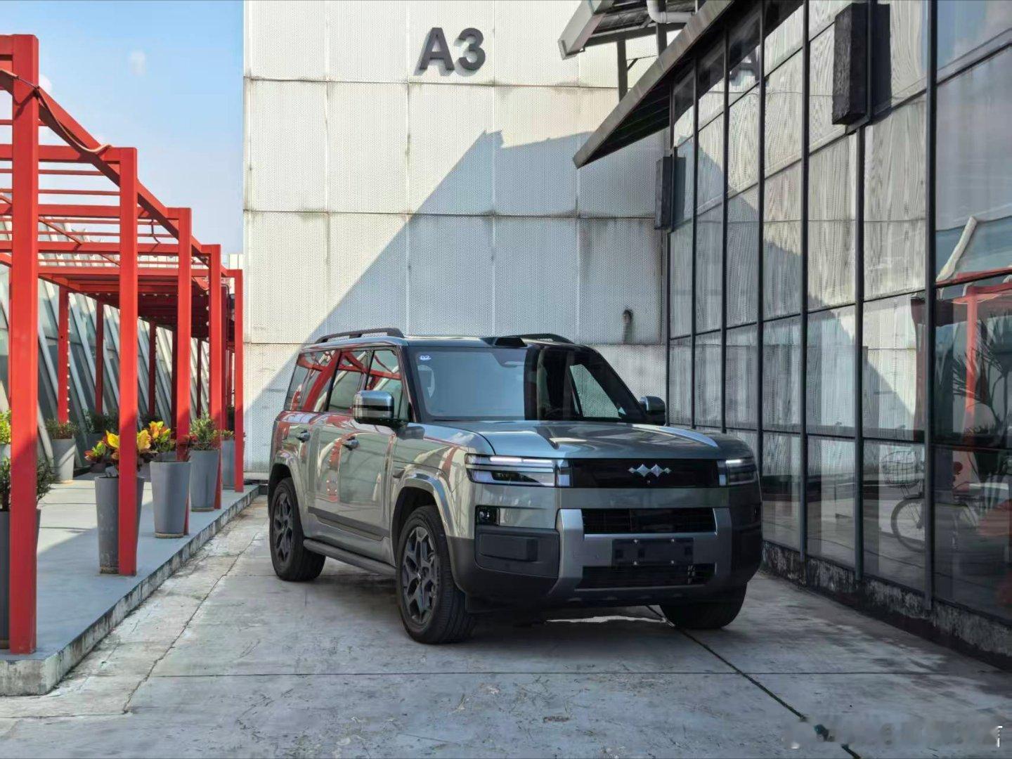 方程豹钛7在10月销量破2万台，卖得这么好，不仅是受欢迎，还因为它在交付上也很及