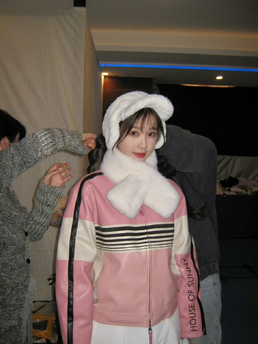 虞书欣嘘国王在冬眠开播一周年发文虞书欣晒卫枝库存照 虞书欣嘘国王在冬眠开播一周年