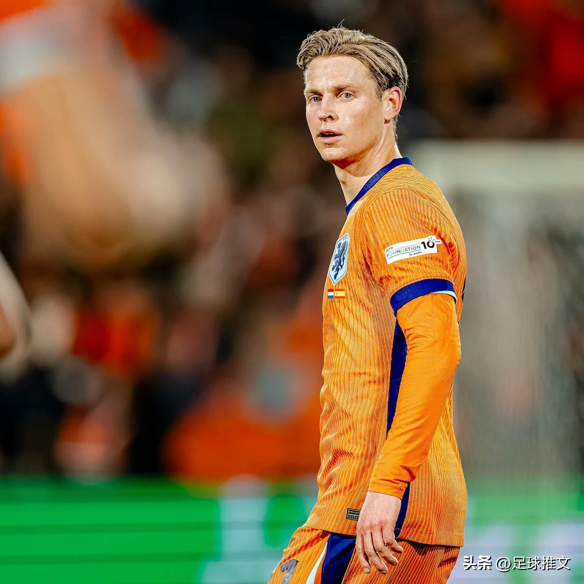 据悉，弗兰基·德容已与荷兰国家队达成共识，绝不在赛季末阶段为巴萨冒任何风险。
因