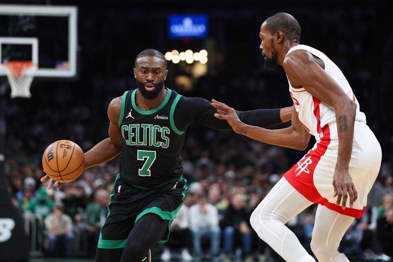 NBA杰伦布朗76人新阵容观点热议🔥布朗加盟76人需要主动做出牺牲，接受辅助角