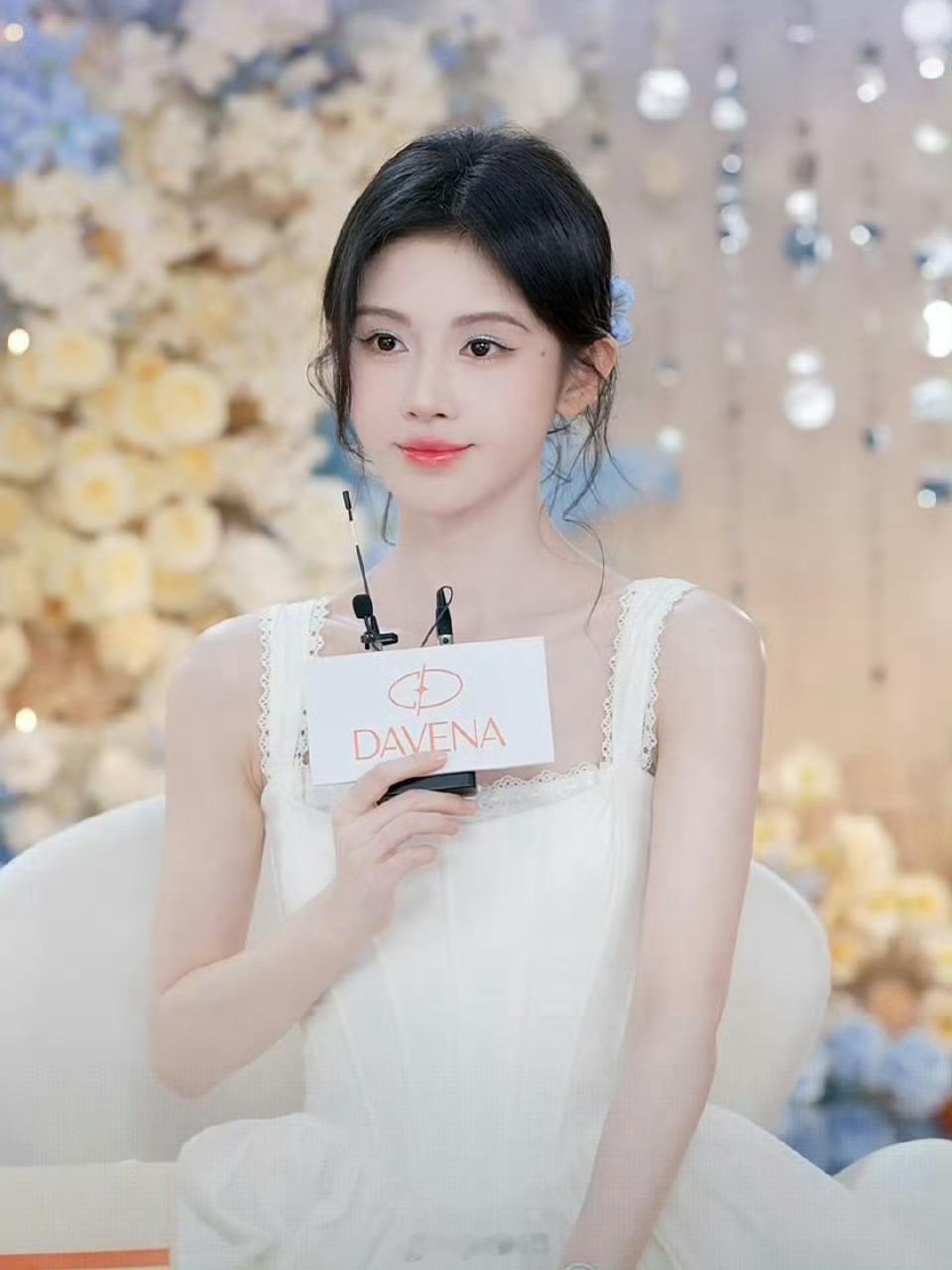 鞠婧祎陈都灵今日直播状态 ​​​