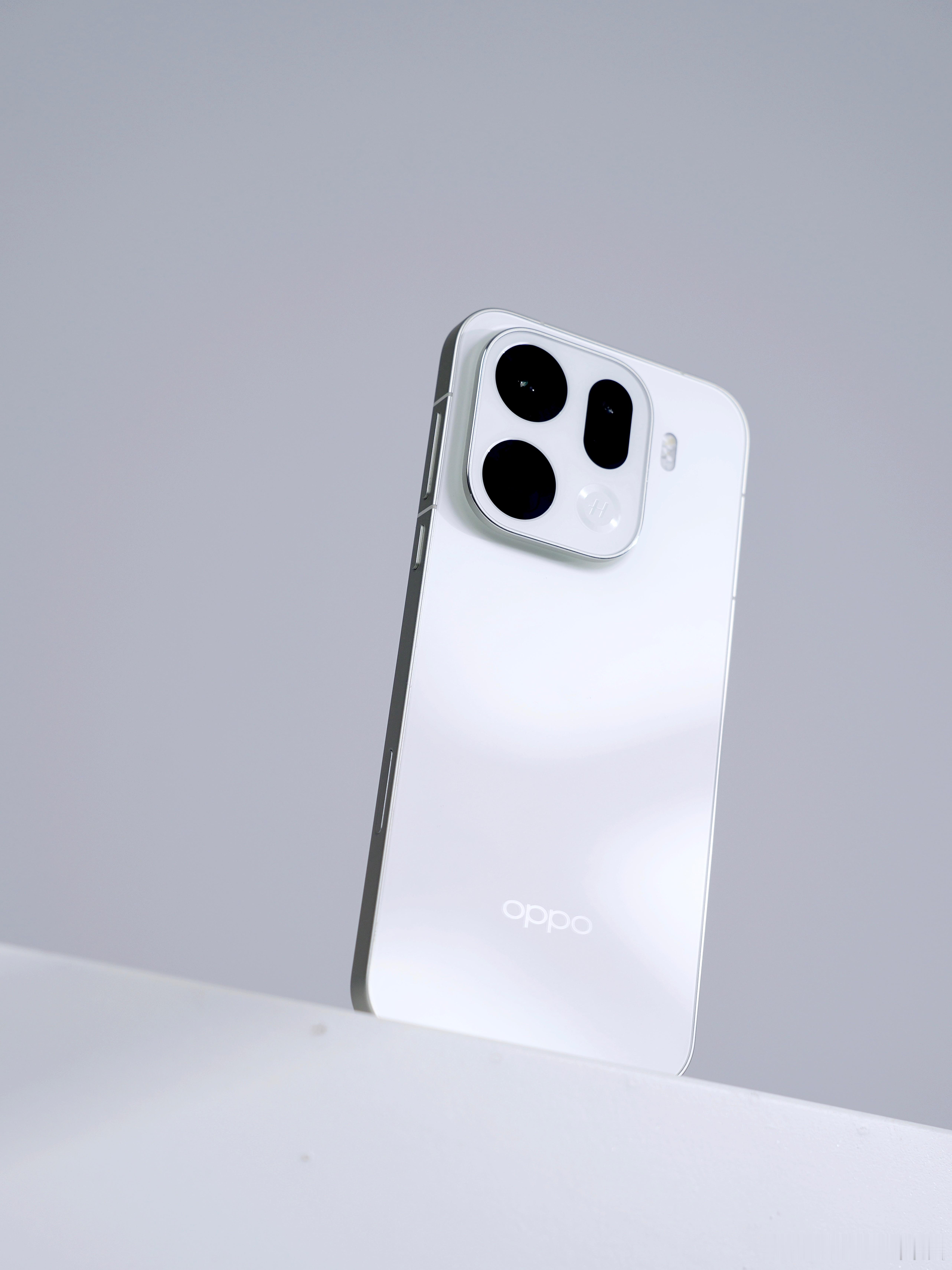 我拍过很多手机，确实会发现有些手机的Deco真的好看。有些甚至可以拆卸，比如re